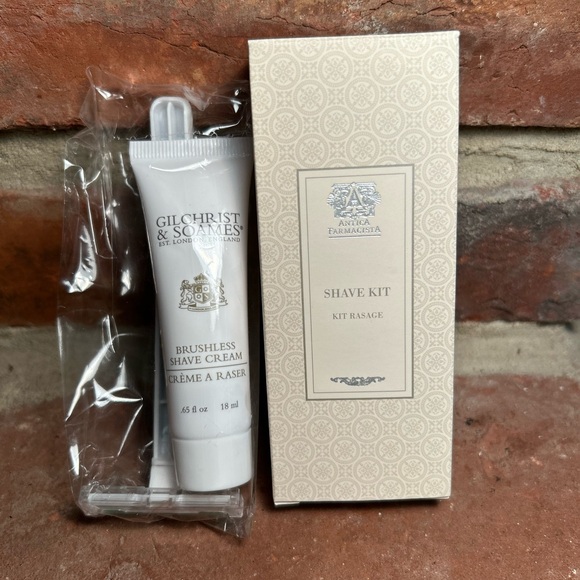 Antica Farmacista Other - Antica Farmacista Shave Kit Case of 100 Razor & Shave Cream